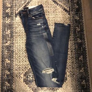 American eagle distressed jeans